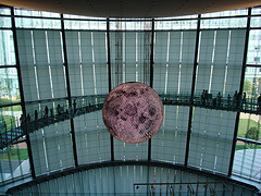 月面を投影したGeo-Cosmos