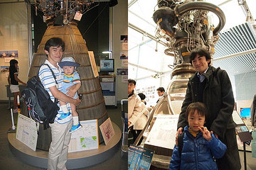 2006年9月9日（左）と2010年12月25日（右）にJAXAiを訪れたときの写真を並べたもの