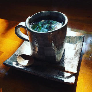 オリジナルブレンド「広瀬川」というコーヒーを淹れたカップ