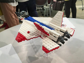 東大LEGO部のブースにあった展示作品の一つ、国産ステルス実証機 X-2